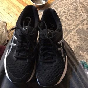 Women’s size 11 ASICS